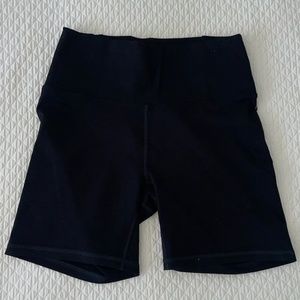 BRAND NEW Unused Fabletics Athletic Biker Shorts Black Size Small NWT